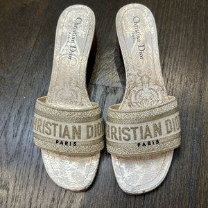 Like new dior heeled slide